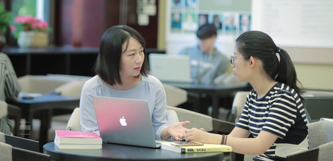 张小燕3.png 张小燕3.png