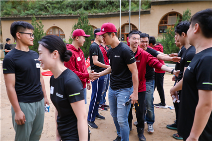 拓展活动.jpg 拓展活动.jpg