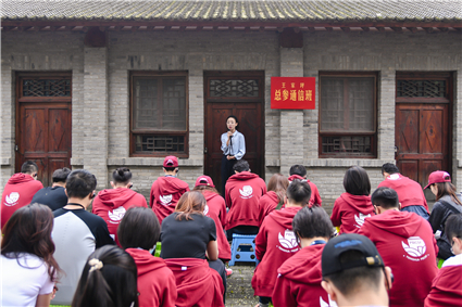 现场讲授《毛泽东与黄炎培论历史周期律》.jpg 现场讲授《毛泽东与黄炎培论历史周期律》.jpg