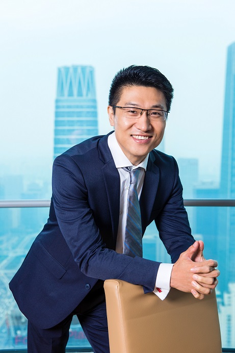 王震.jpg 王震.jpg