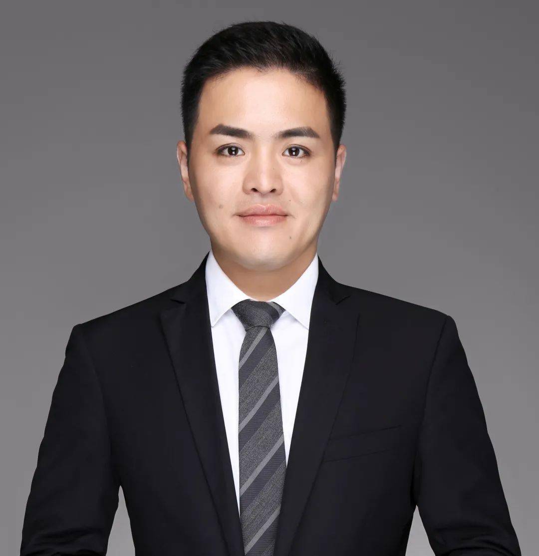 梁中华.jpg 梁中华.jpg