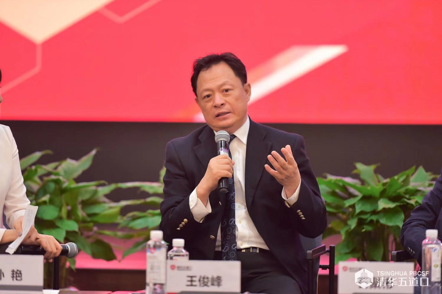 王俊峰.jpg 王俊峰.jpg