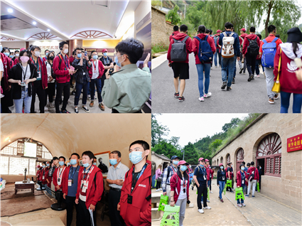 参观革命纪念地.jpg 参观革命纪念地.jpg