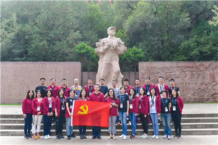 金融MBA20非全日制党支部成立.jpg 金融MBA20非全日制党支部成立.jpg